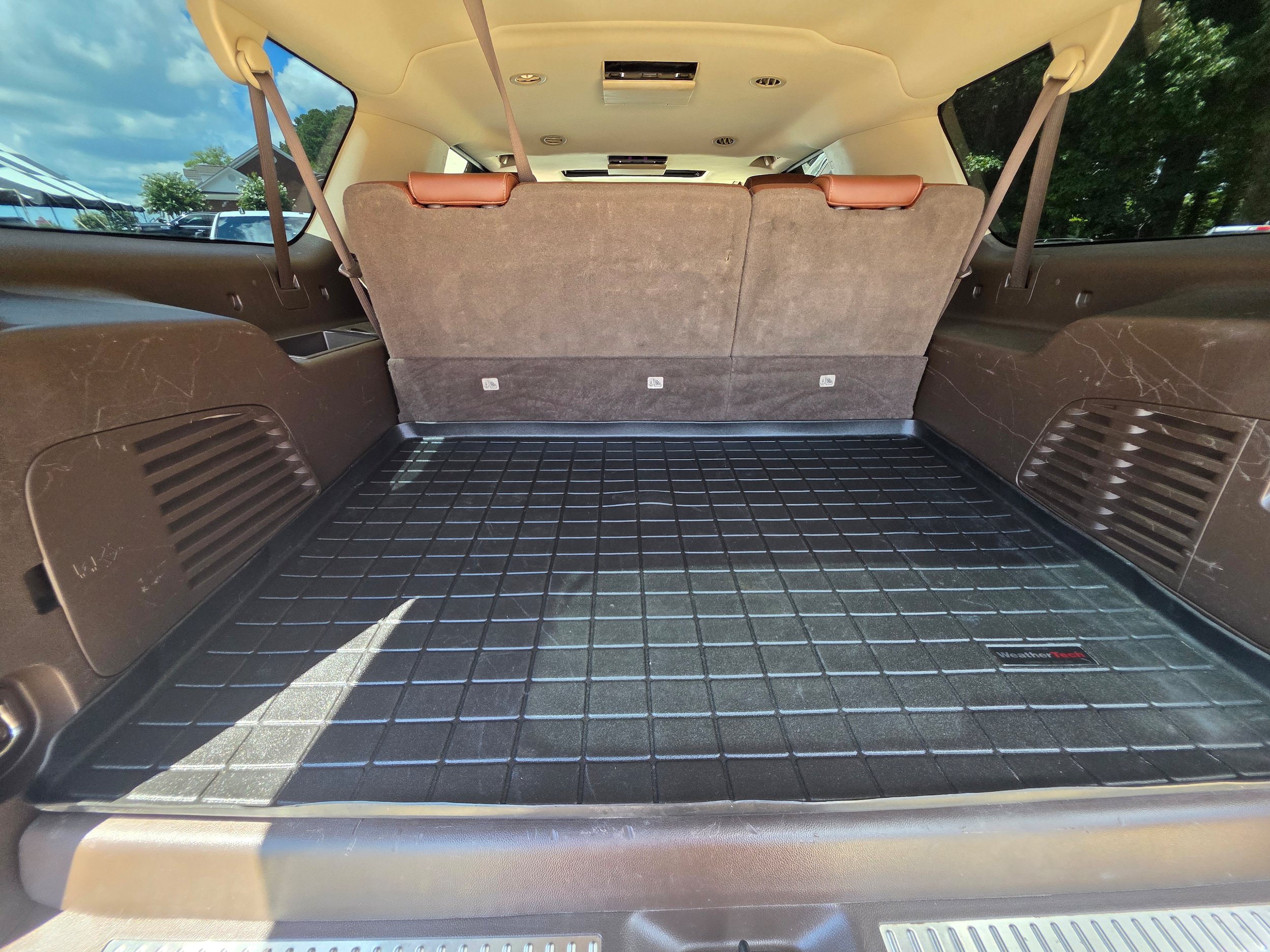 Used 2018 Chevrolet Suburban Premier AWD/4WD image 31