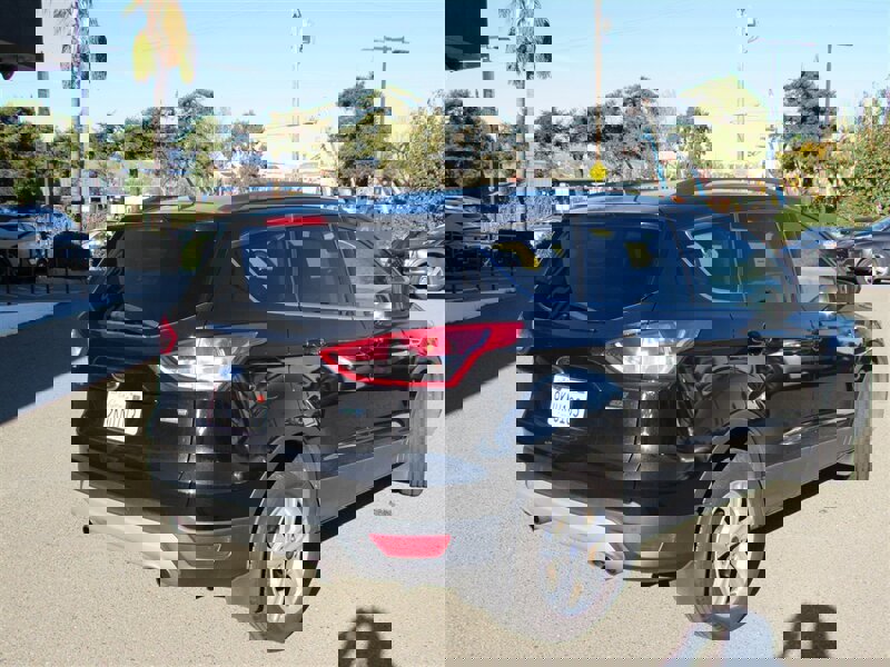 Used 2015 Ford Escape SE w/ Equipment Group 201A image 5