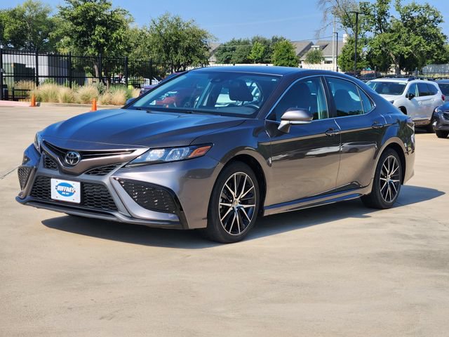 Used 2023 Toyota Camry SE FWD image 3