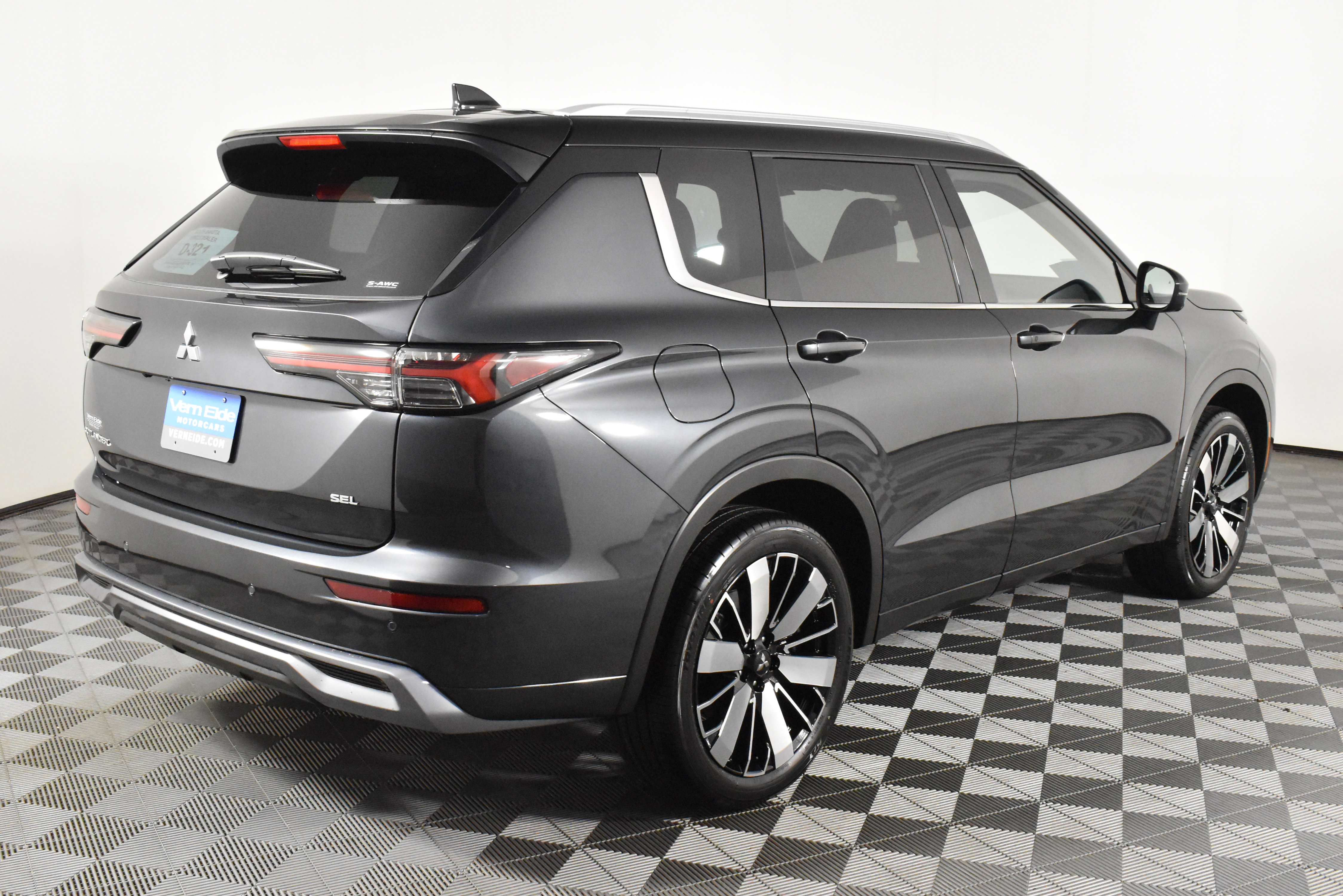 New 2025 Mitsubishi Outlander SEL image 6