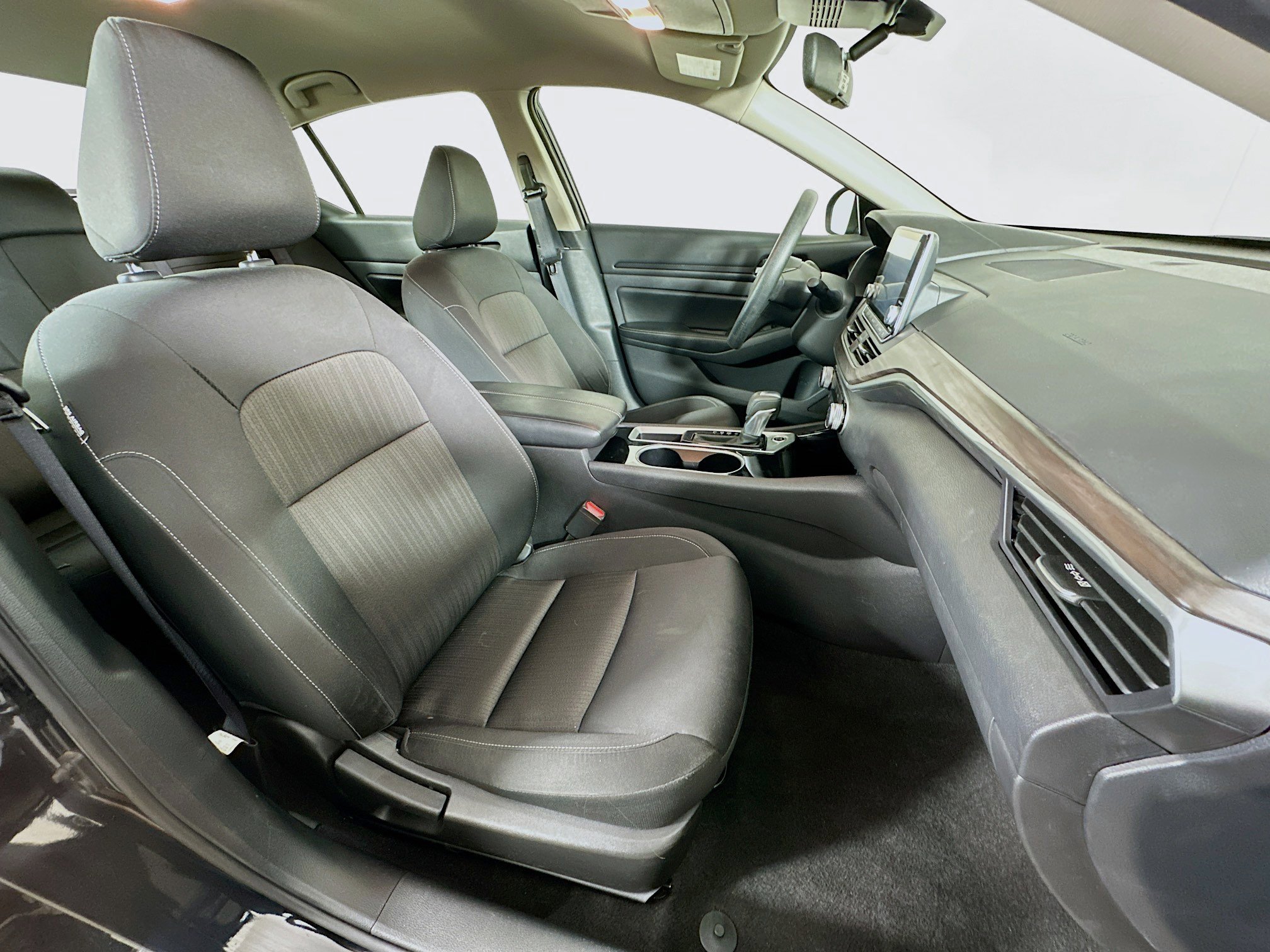 Used 2024 Nissan Altima 2.5 SV image 29