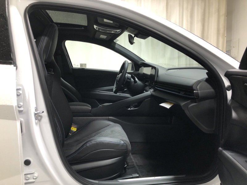 New 2025 Hyundai Elantra N image 13