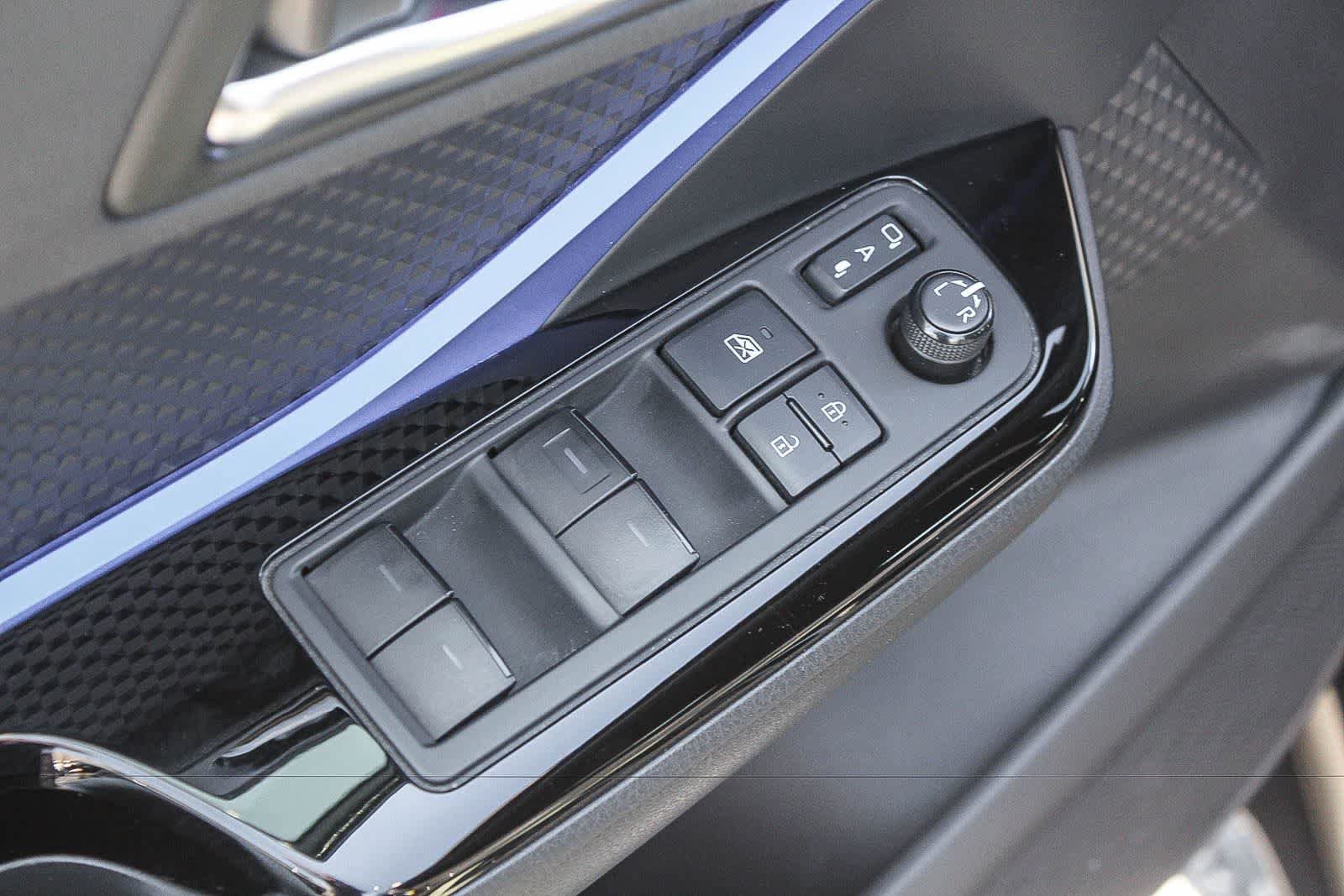 Used 2021 Toyota C-HR XLE FWD image 26