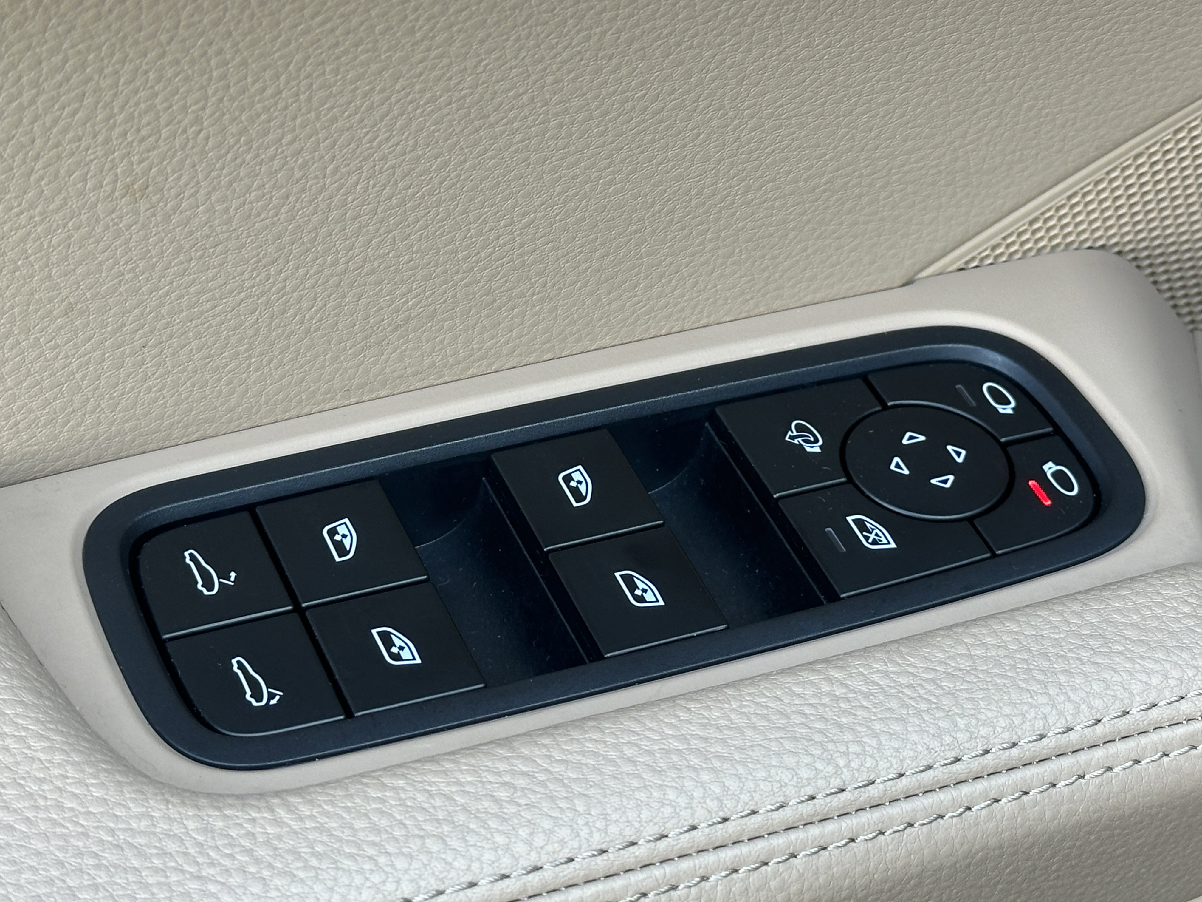 Certified 2023 Porsche Cayenne image 15