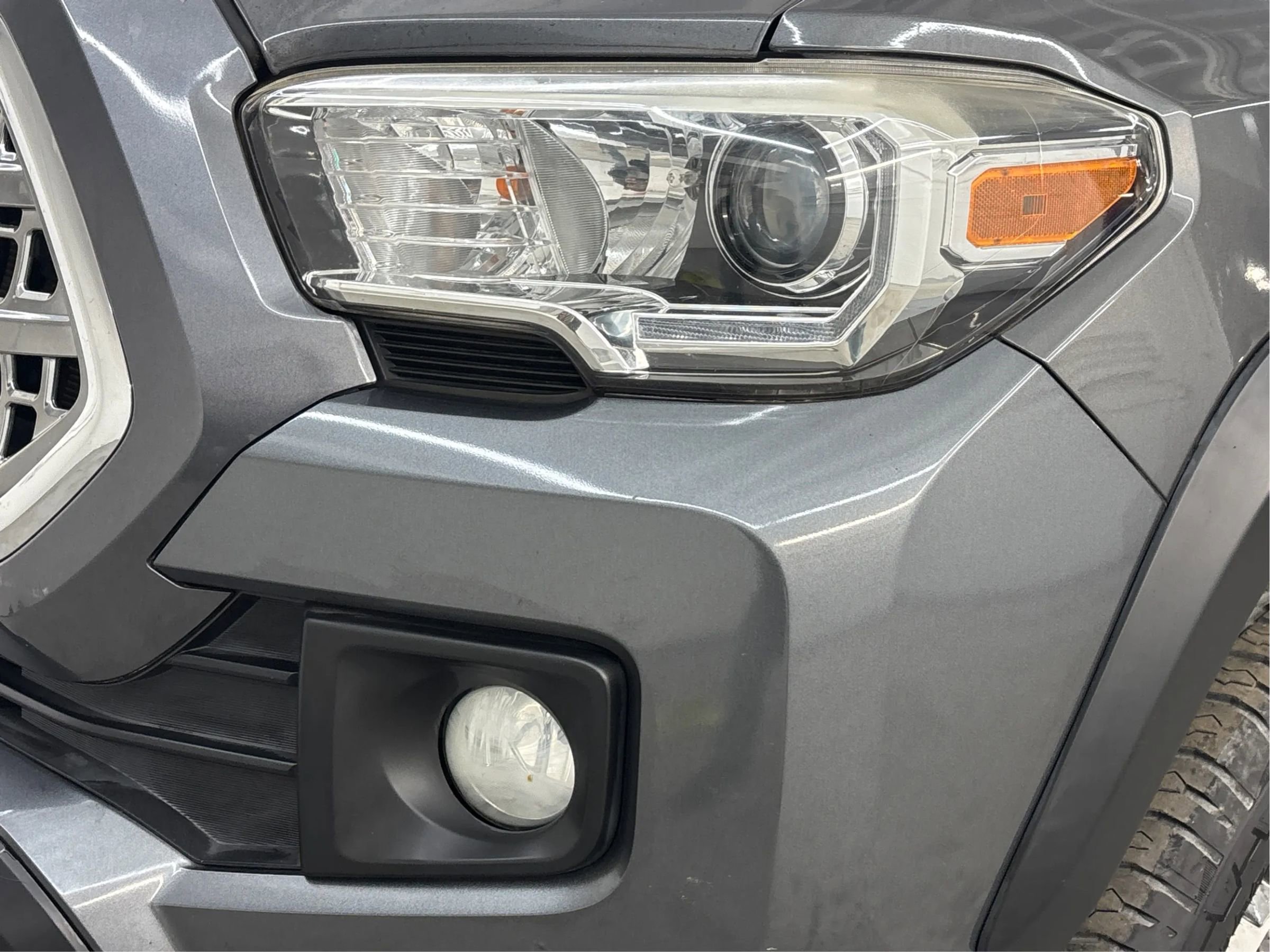 Used 2017 Toyota Tacoma TRD Off-Road w/ Tow Package image 32