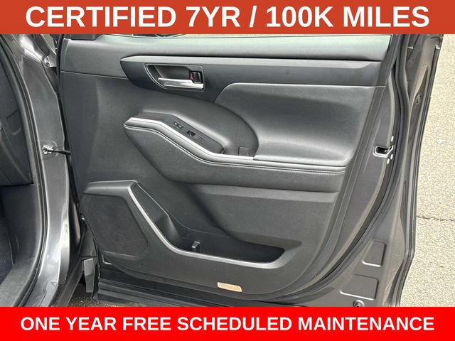 Used 2023 Toyota Highlander XLE AWD/4WD image 7