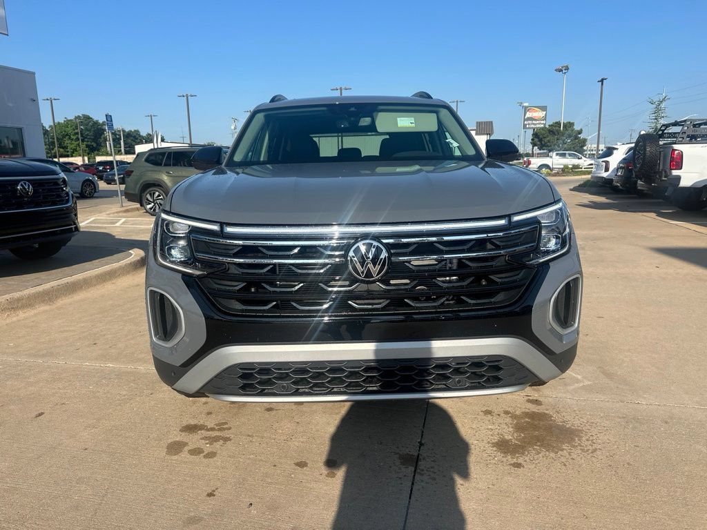 Used 2026 Volkswagen Atlas Peak Edition AWD/4WD image 2