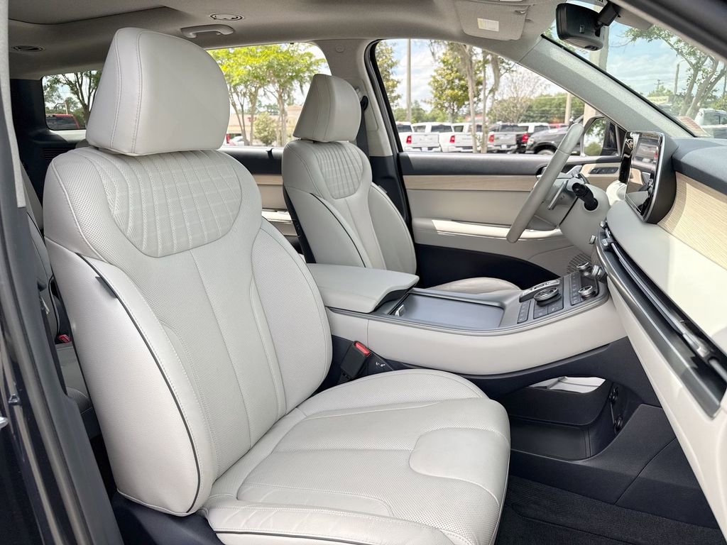 Used 2023 Hyundai Palisade Limited AWD/4WD image 28