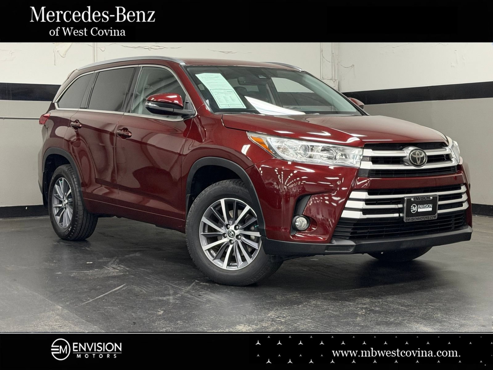Used 2017 Toyota Highlander XLE AWD/4WD image 1