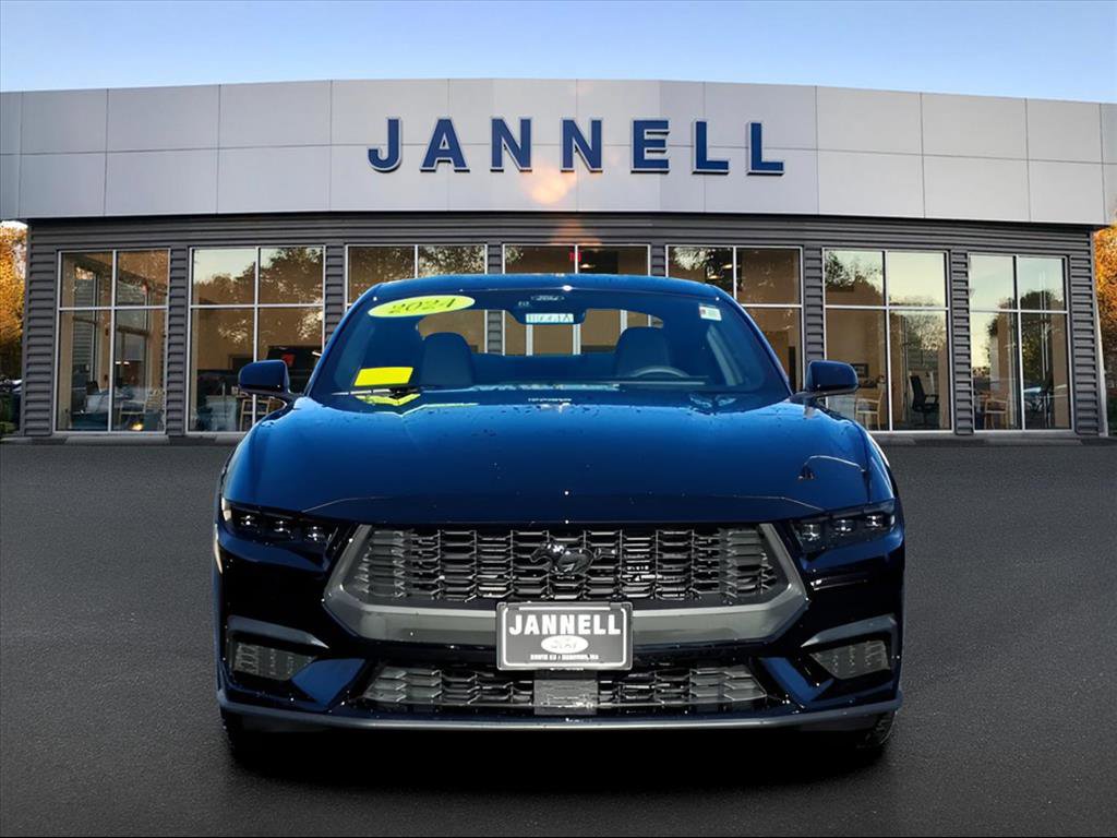 Used 2024 Ford Mustang Premium image 2