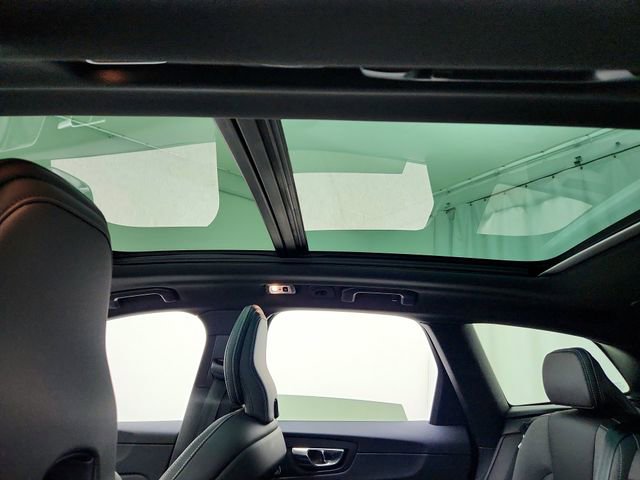 Used 2021 Volvo XC60 T8 R-Design w/ Advanced Package image 18