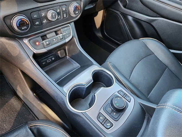 Used 2022 GMC Terrain AT4 image 19