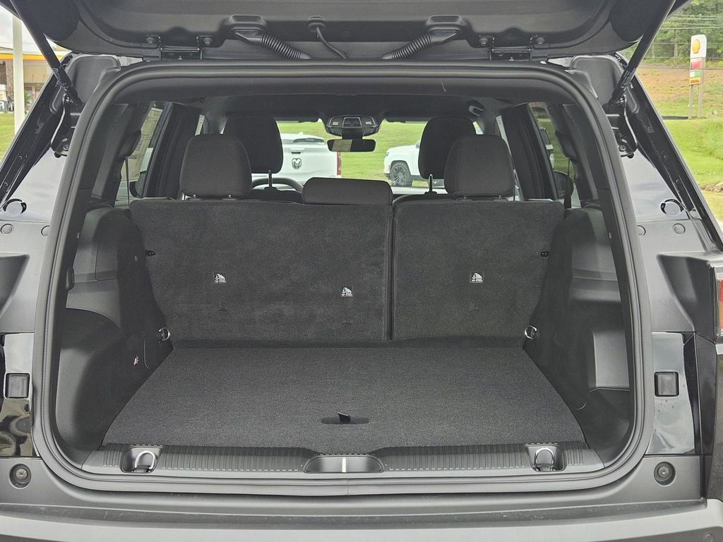 New 2026 Jeep Cherokee Laredo AWD/4WD image 11