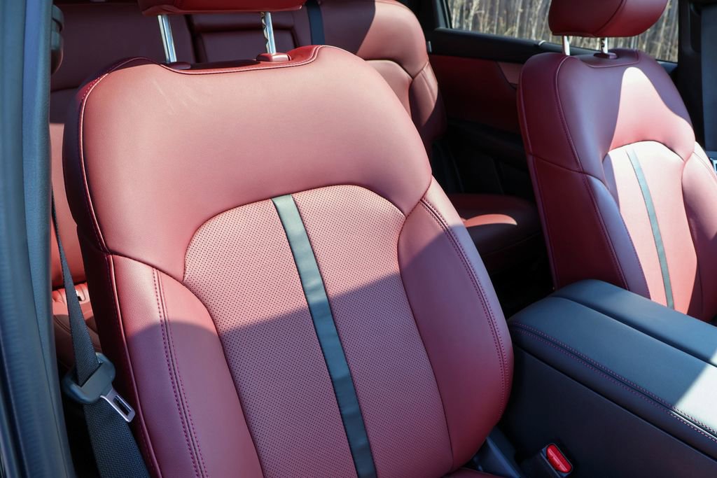 Used 2025 MAZDA CX-70 Plug-In Hybrid w/ Premium Plus image 40