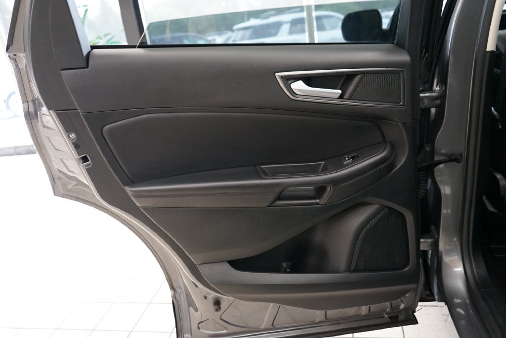 Used 2023 Ford Edge SE w/ Black Appearance Package AWD/4WD image 42