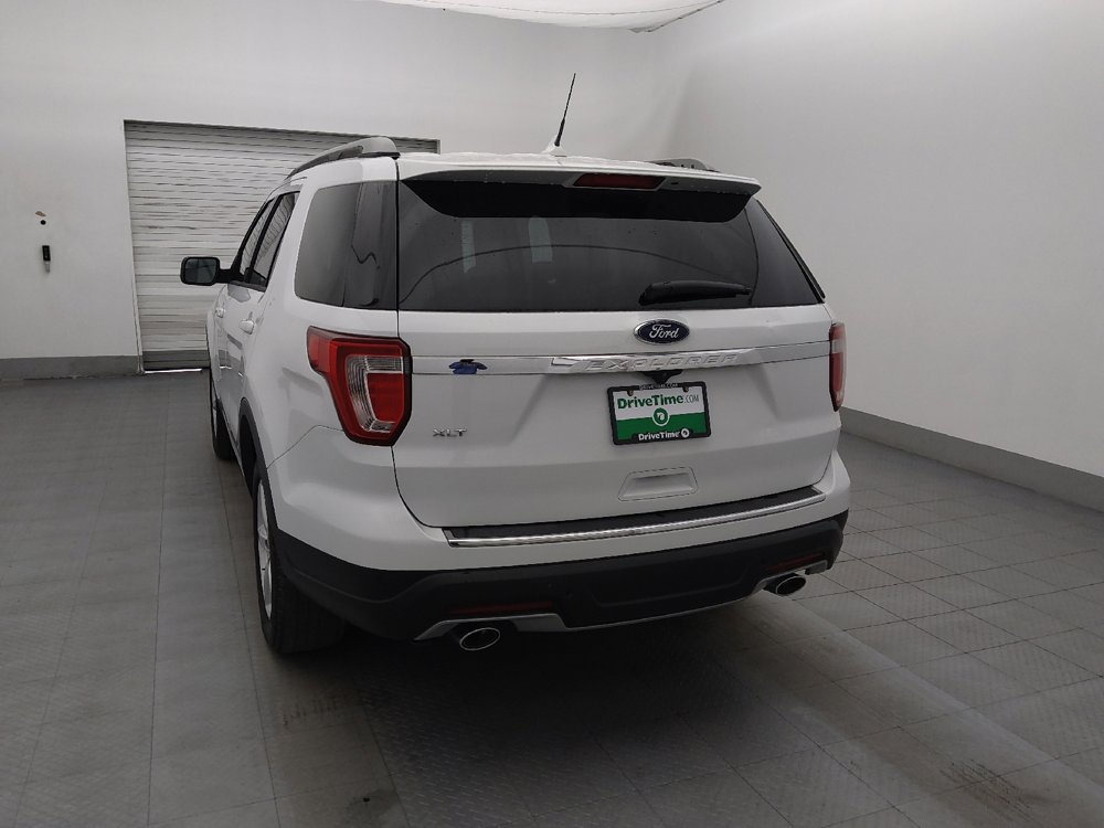 Used 2018 Ford Explorer XLT w/ Equipment Group 202A image 6