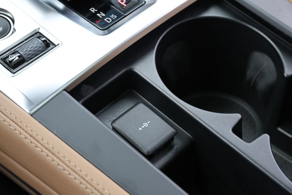 Used 2023 Jaguar F-PACE S AWD/4WD image 32