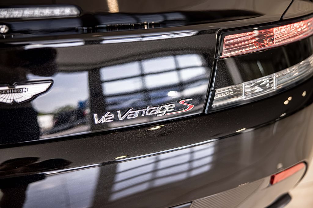 Used 2017 Aston Martin V12 Vantage S RWD image 15