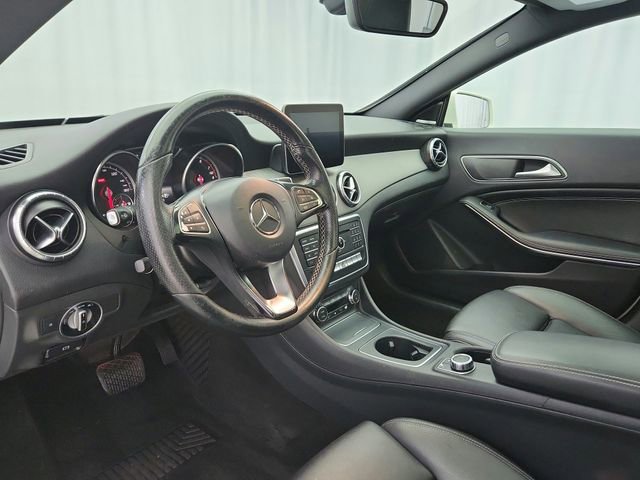 Used 2017 Mercedes-Benz CLA 250 4MATIC image 9