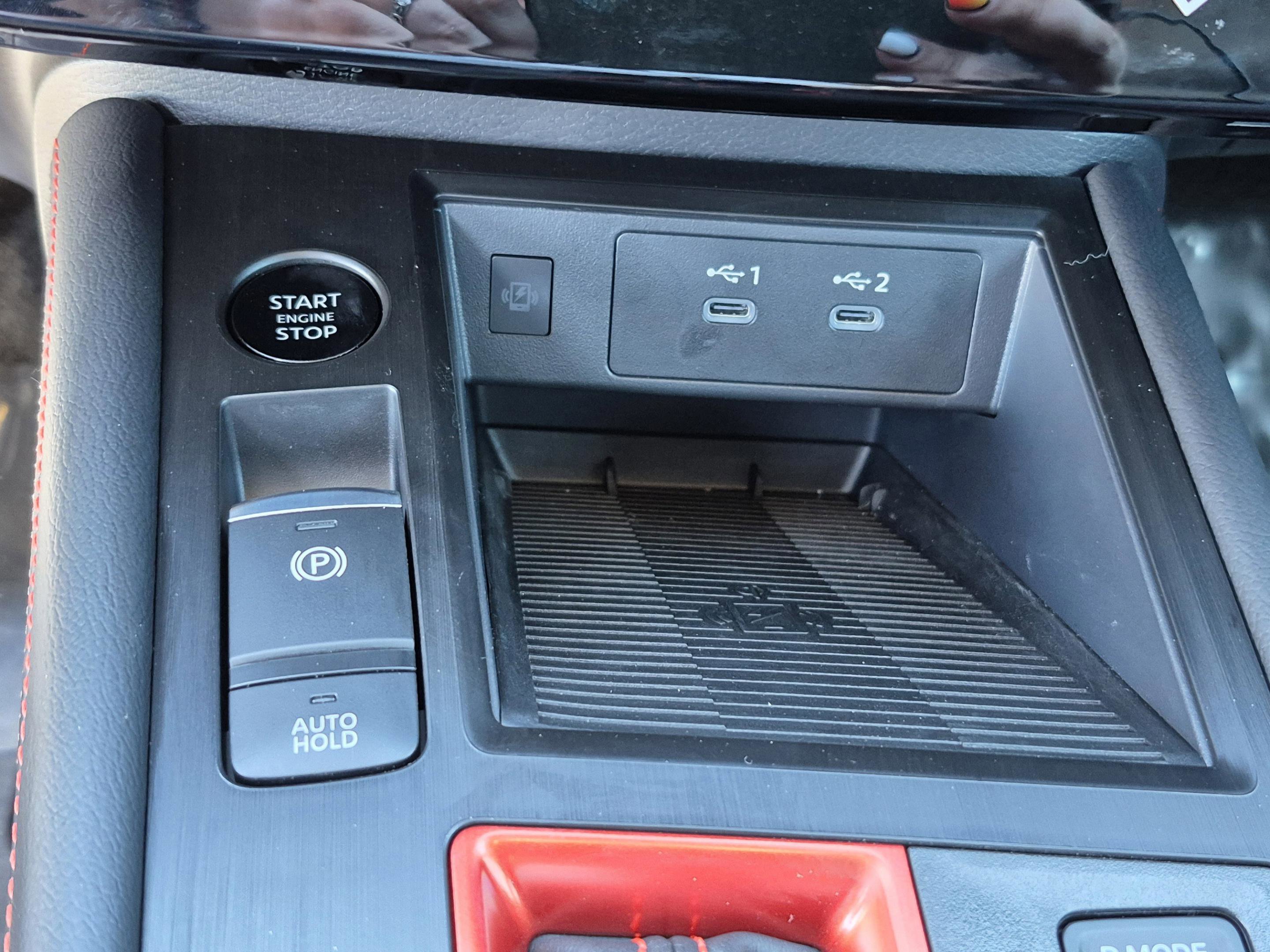 Certified 2025 Nissan Kicks SR FWD image 27