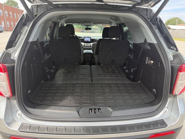 Used 2024 Ford Explorer XLT image 16