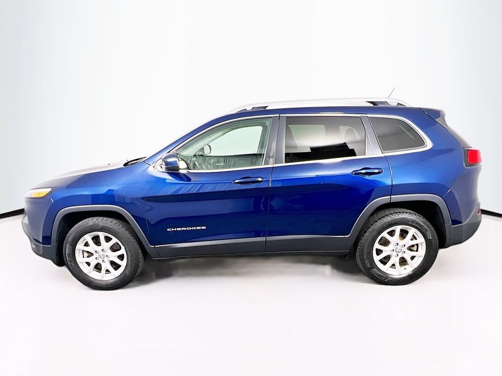 Used 2018 Jeep Cherokee Latitude w/ Cold Weather Group AWD/4WD image 4