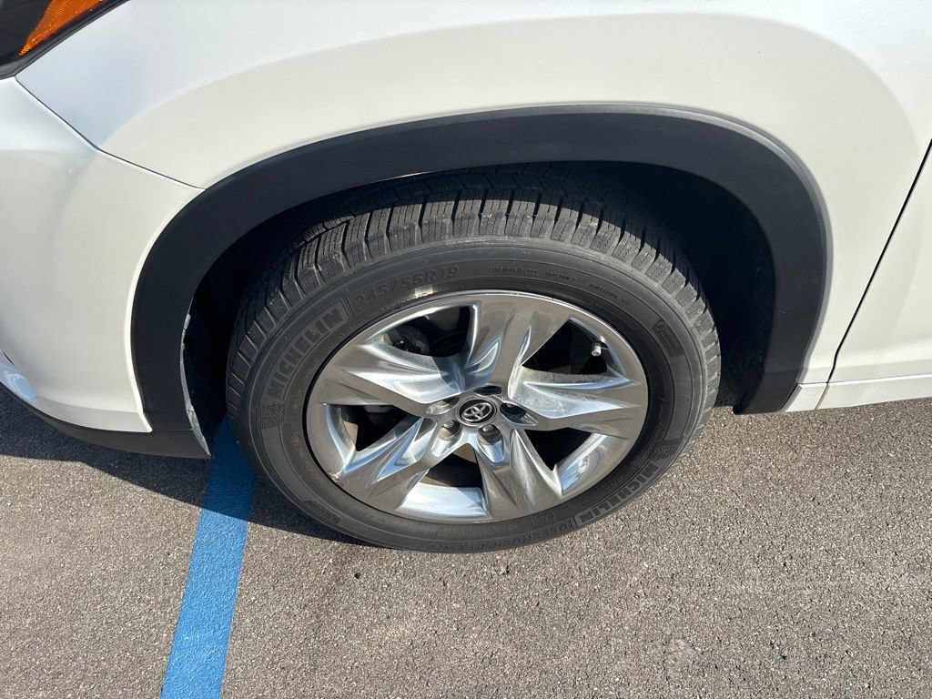 Used 2018 Toyota Highlander Limited FWD image 4