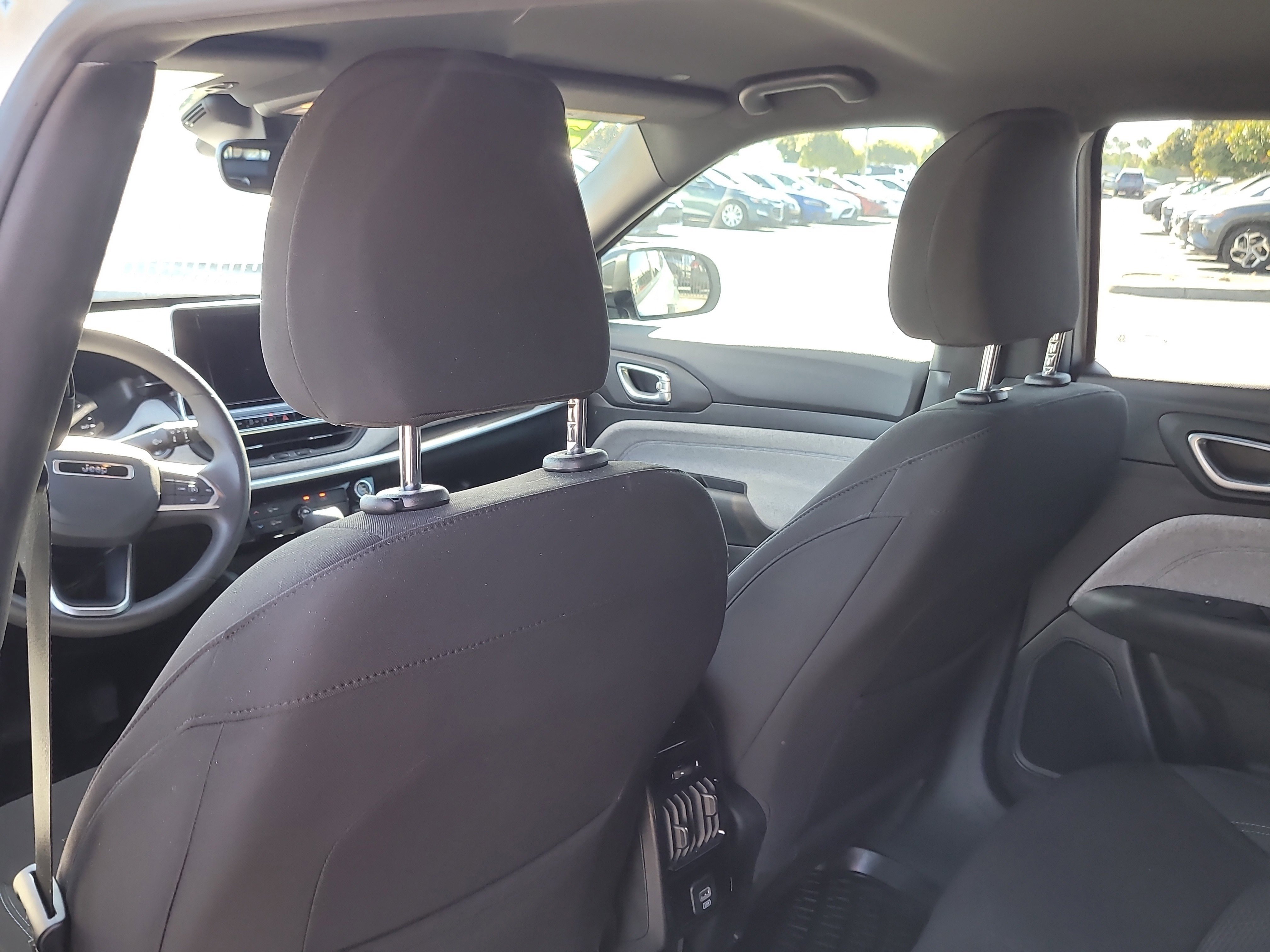 Used 2025 Jeep Compass Sport image 13