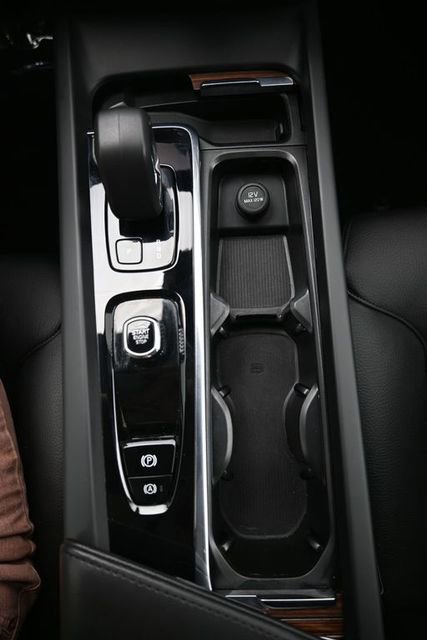 Used 2025 Volvo S60 B5 Plus image 11