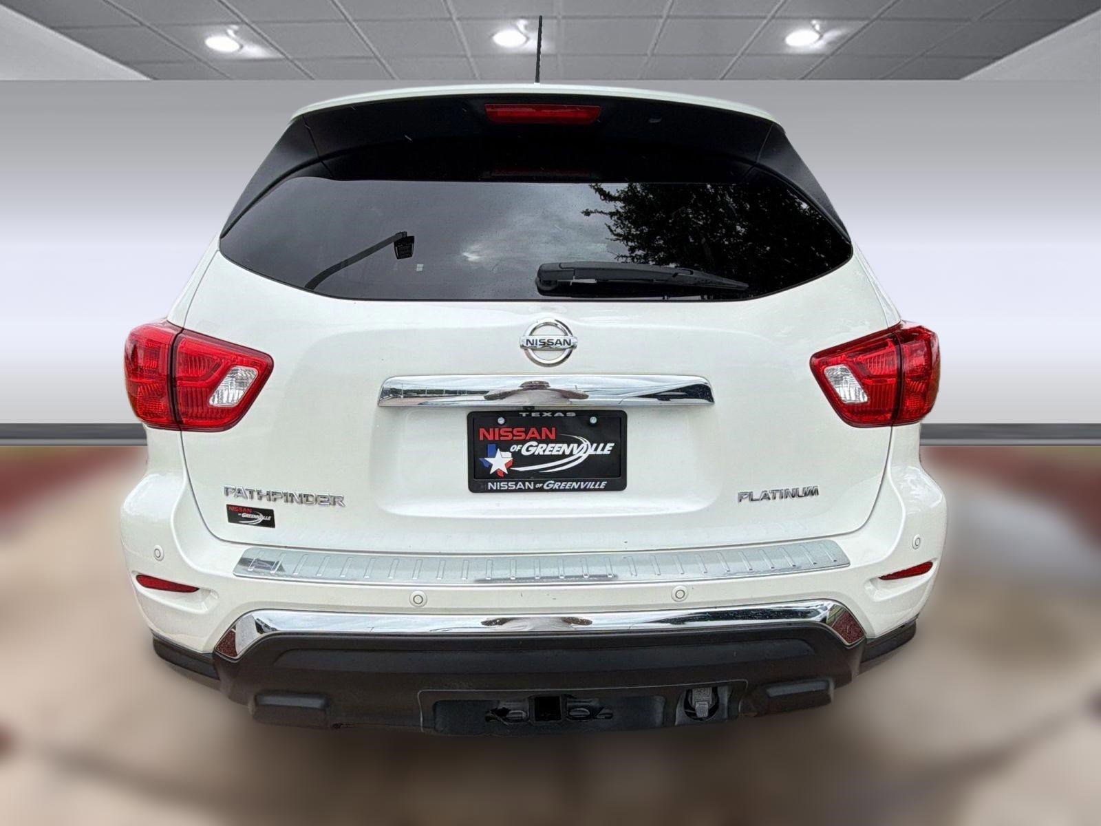 Used 2017 Nissan Pathfinder Platinum FWD image 10