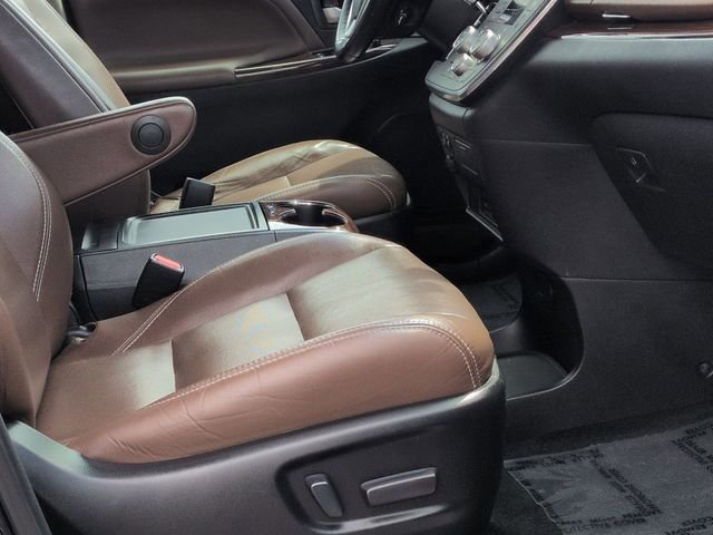Certified 2017 Toyota Sienna Limited Premium AWD/4WD image 30