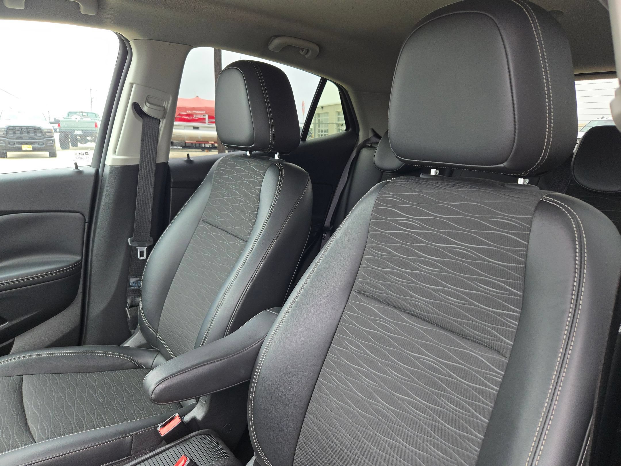 Used 2015 Buick Encore FWD image 9