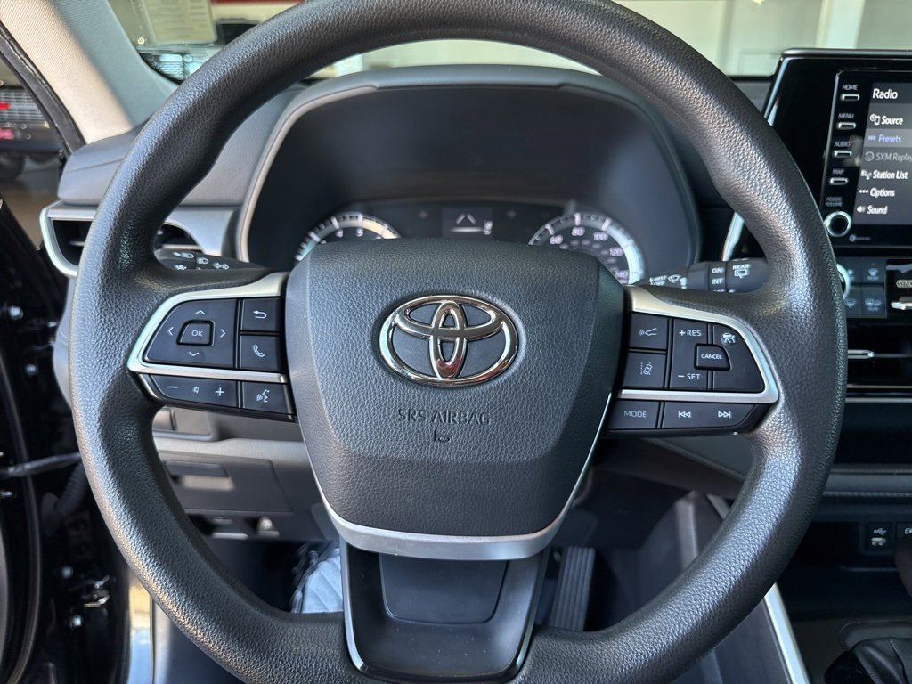 Used 2022 Toyota Highlander L image 27