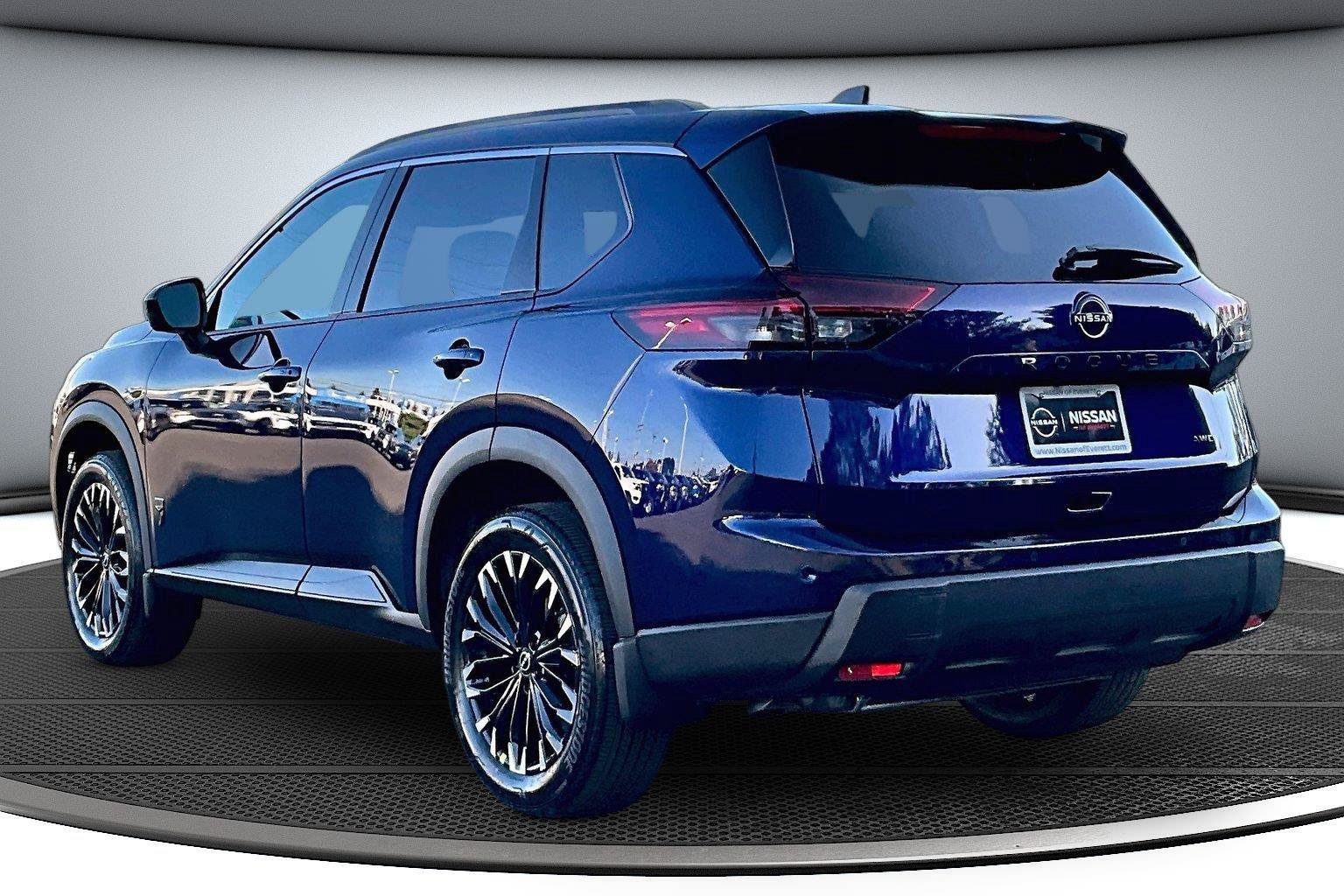 New 2026 Nissan Rogue Dark Armor AWD/4WD image 4