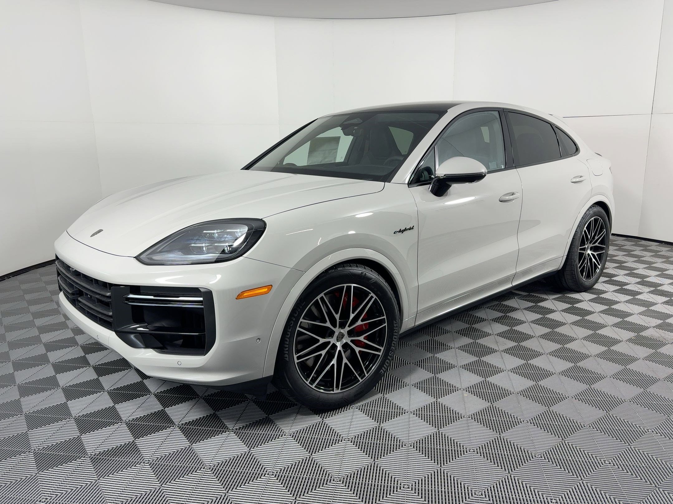New 2026 Porsche Cayenne Turbo image 1