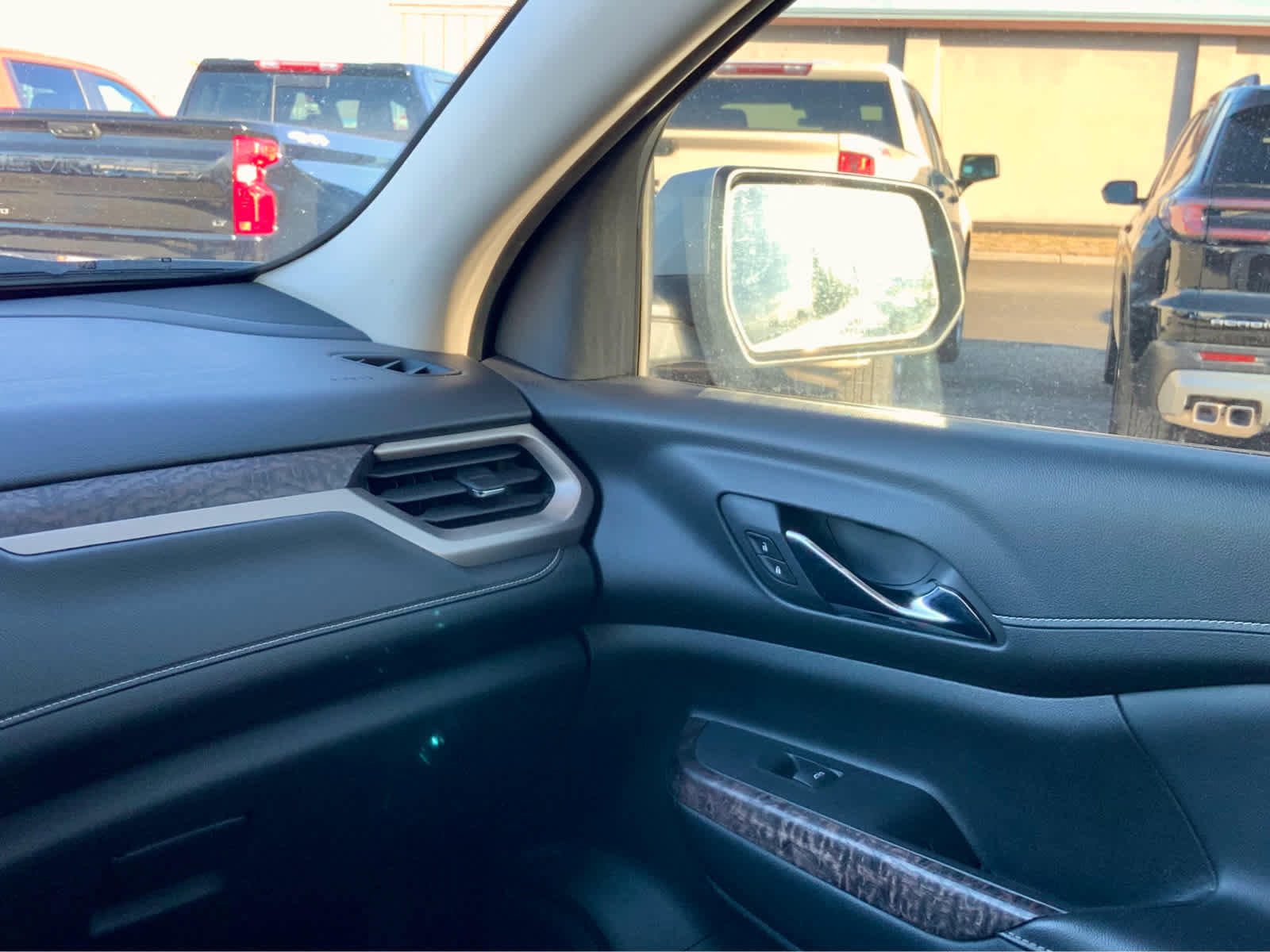 Used 2020 GMC Acadia Denali w/ Denali Ultimate Package image 38