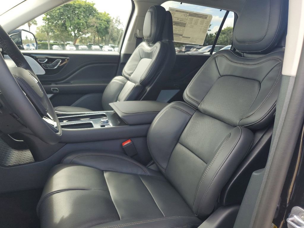 New 2025 Lincoln Aviator Reserve w/ Luxury Package RWD image 23