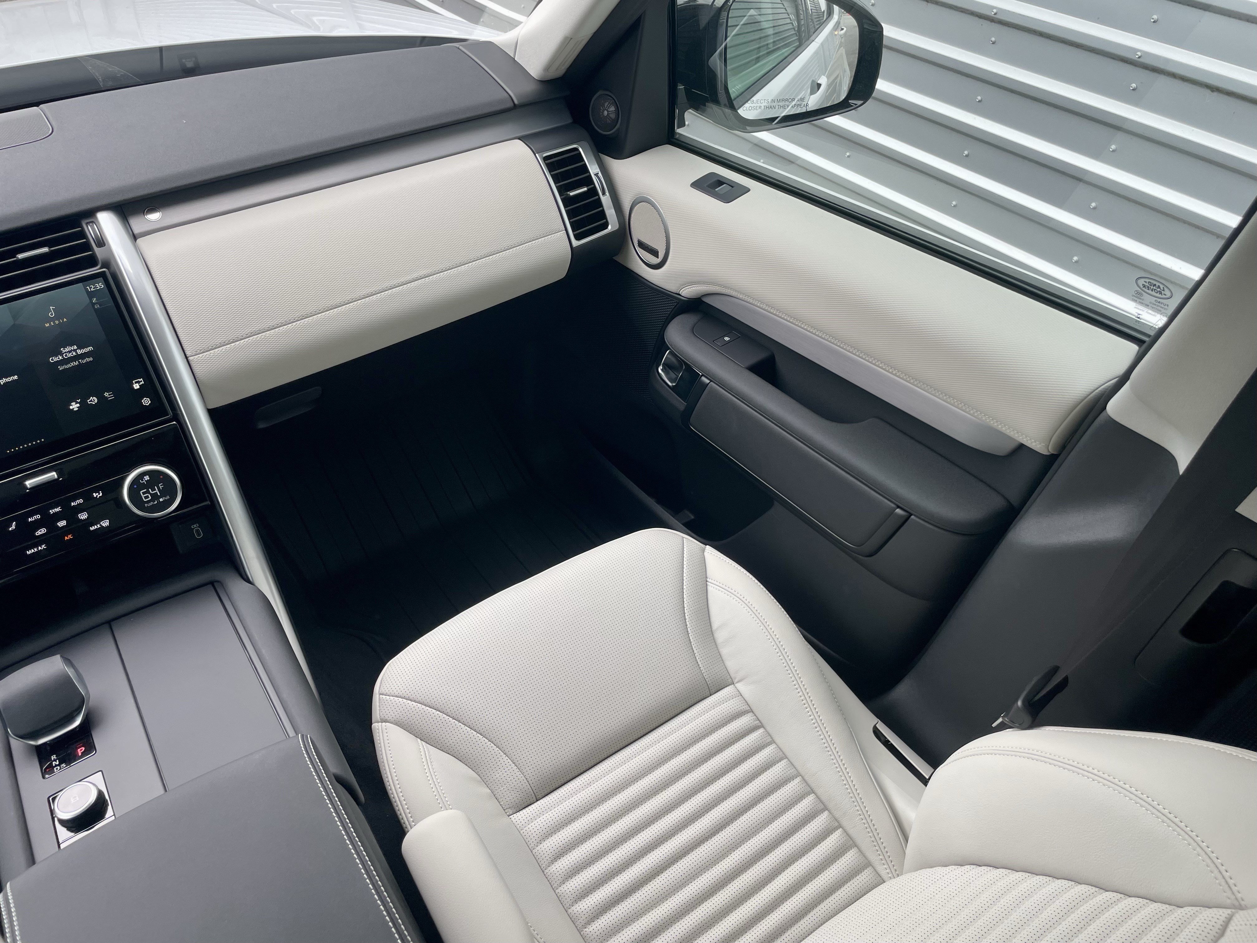 New 2026 Land Rover Discovery Dynamic SE AWD/4WD image 18