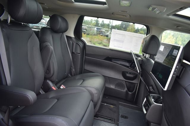 New 2026 Kia Carnival SX Prestige FWD image 18