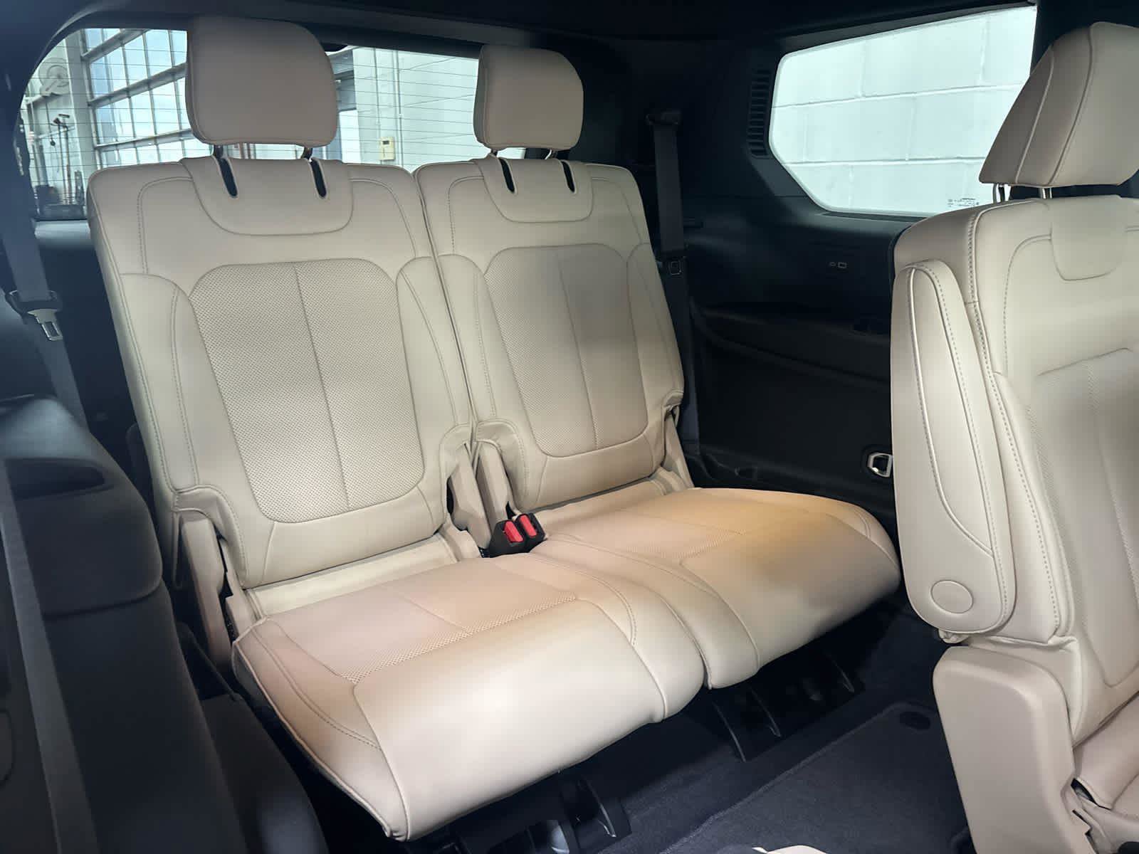 New 2026 Jeep Grand Cherokee L Limited w/ Luxury Tech Group II image 27