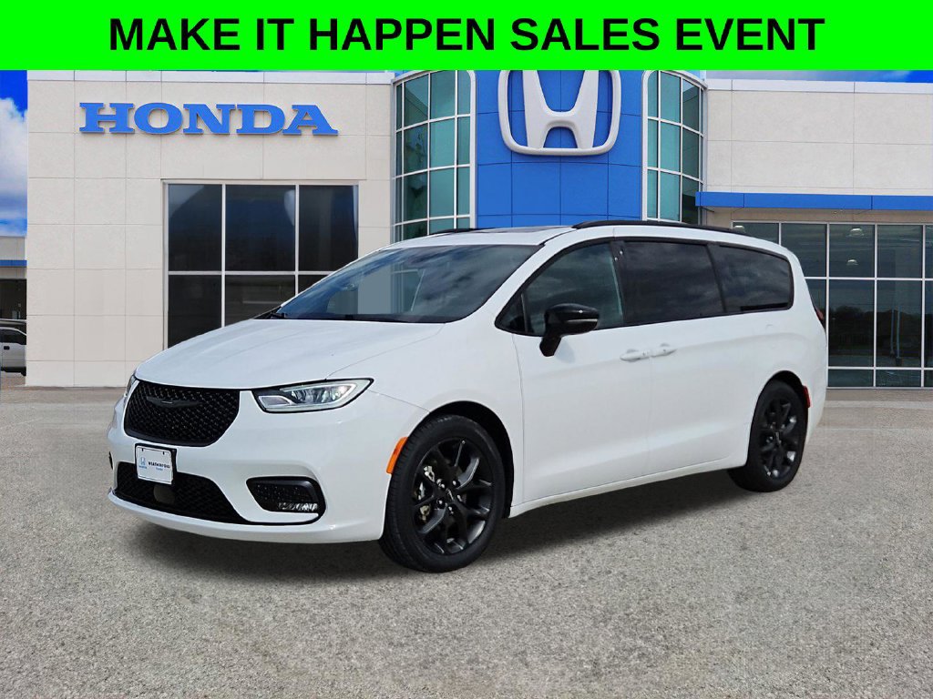 Used 2025 Chrysler Pacifica Limited FWD image 7