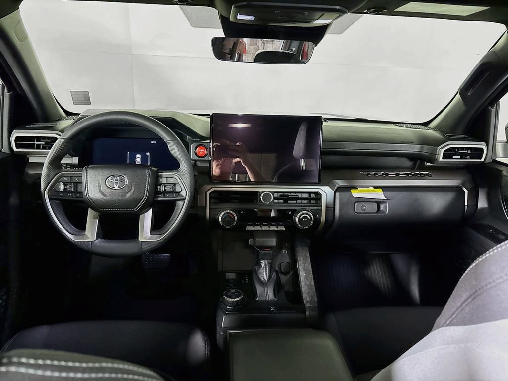 Used 2025 Toyota Tacoma TRD Off-Road AWD/4WD image 12