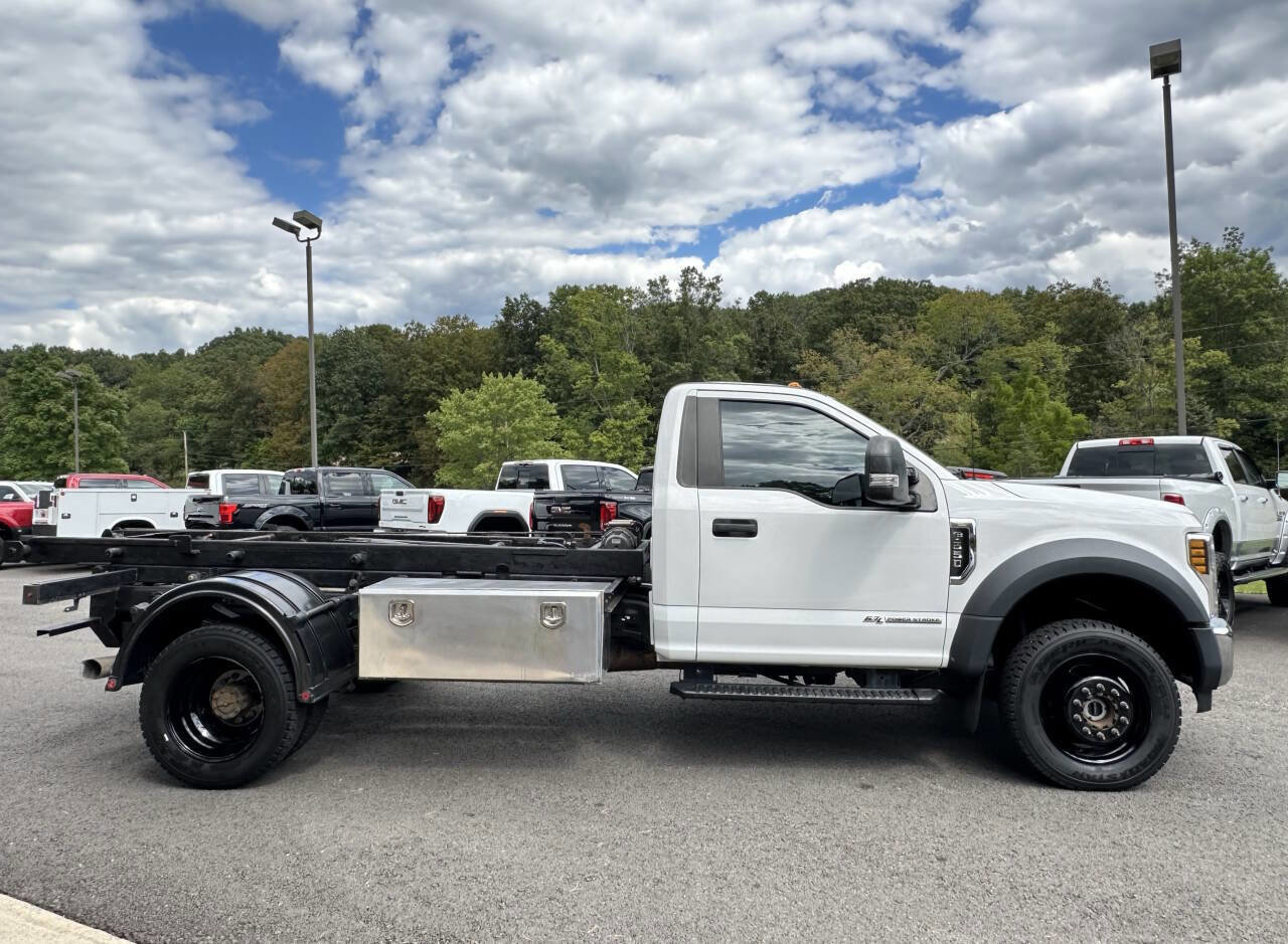 Used 2019 Ford F550 4x4 Regular Cab Super Duty image 4