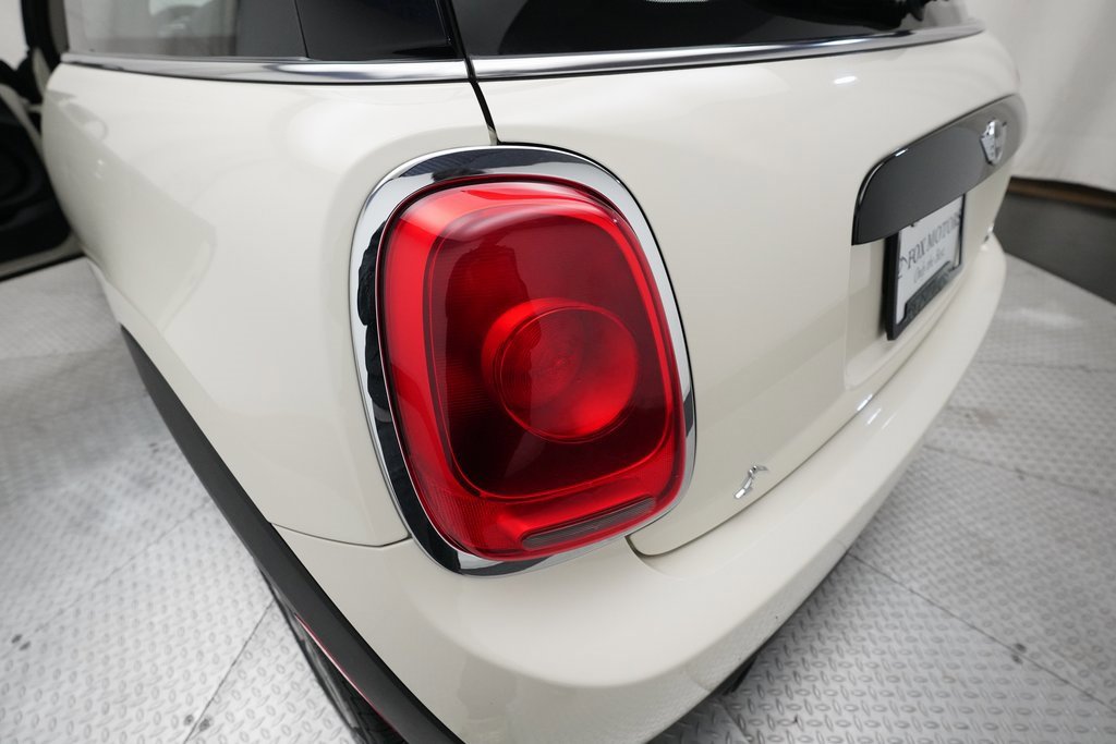 Used 2017 MINI Cooper 2-Door Hardtop image 30