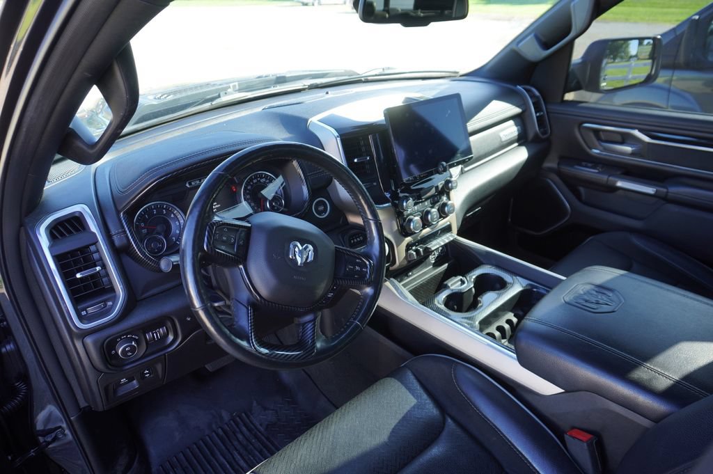 Used 2019 RAM 1500 Laramie w/ Sport Appearance Package AWD/4WD image 3