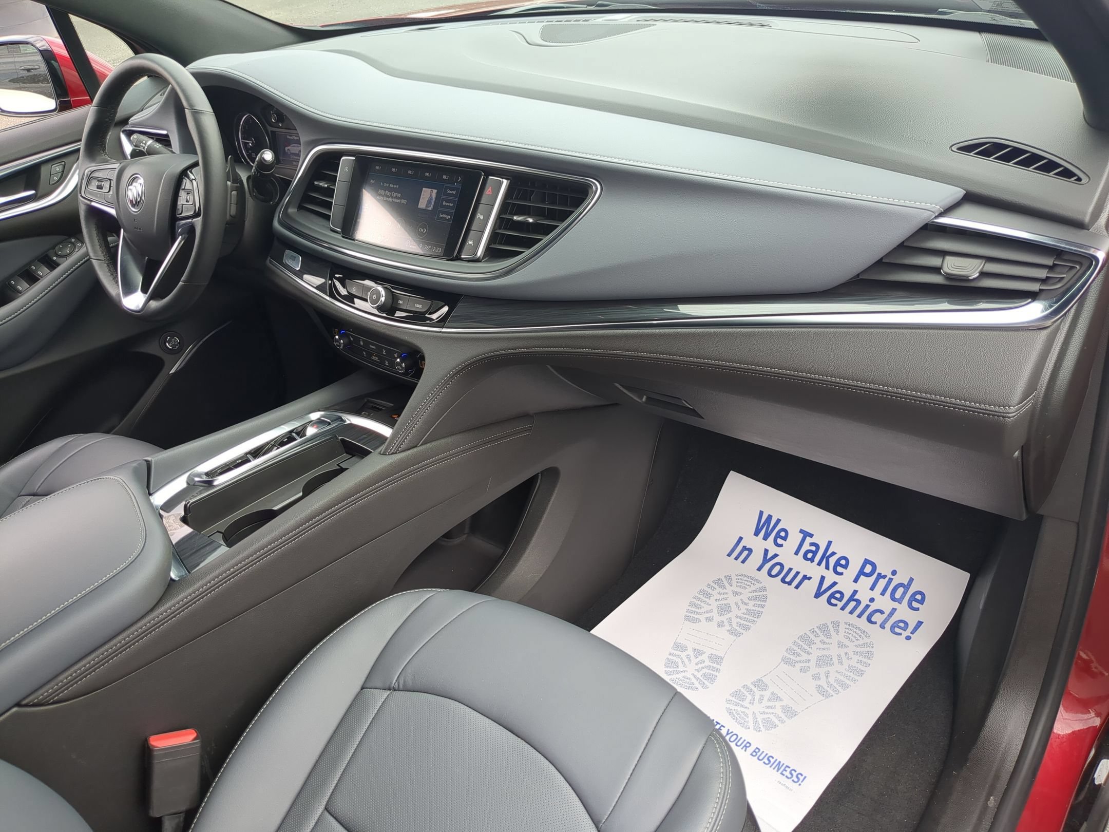 Used 2023 Buick Enclave Essence w/ Sport Touring Edition FWD image 27