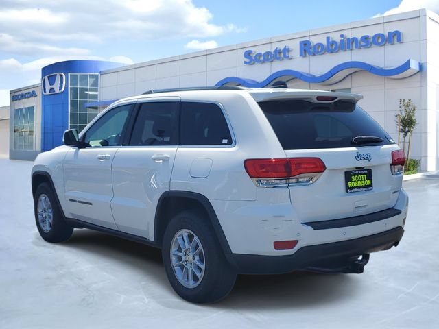 Used 2019 Jeep Grand Cherokee Laredo RWD image 3