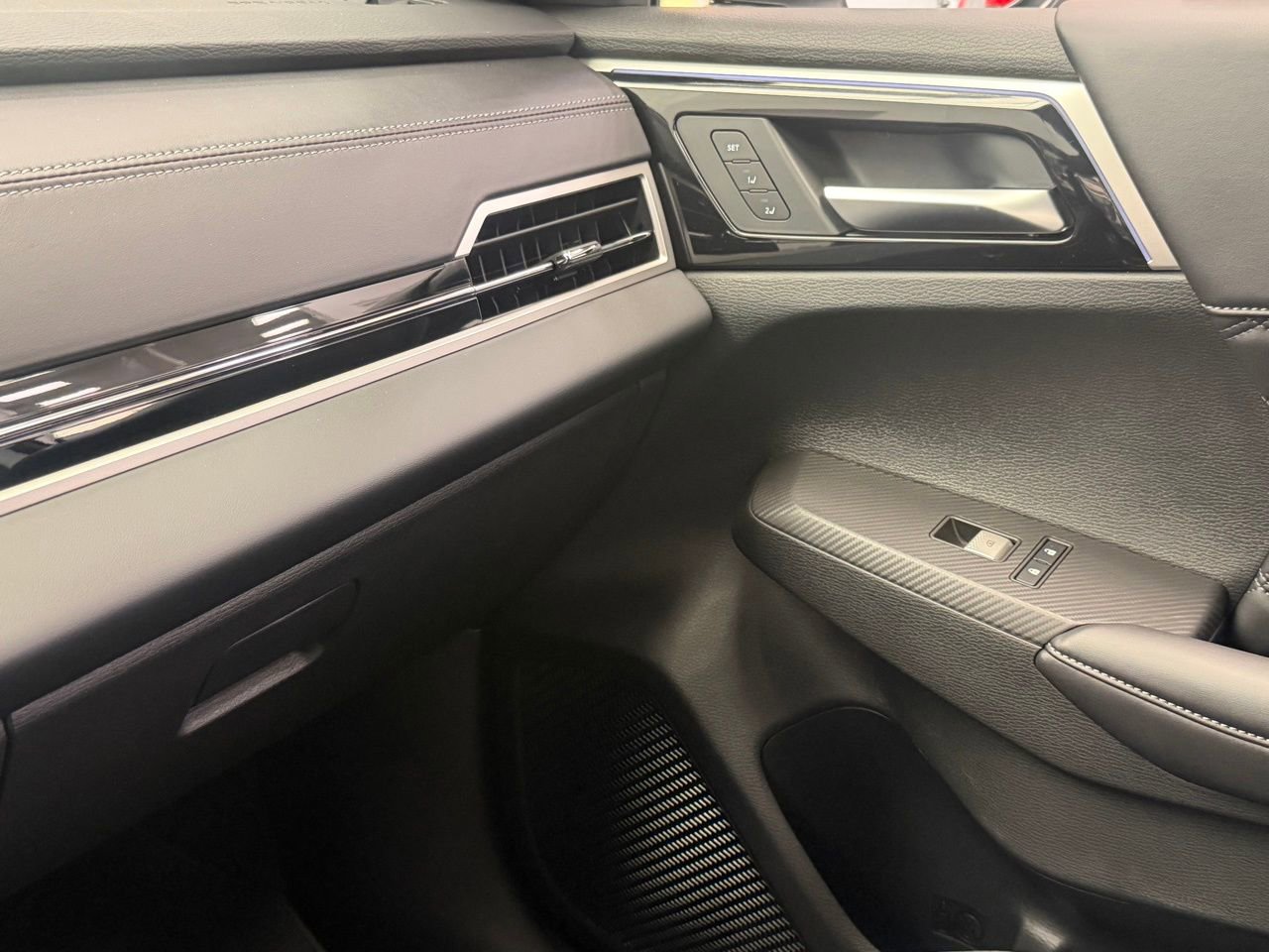 New 2026 Nissan Rogue Platinum image 19