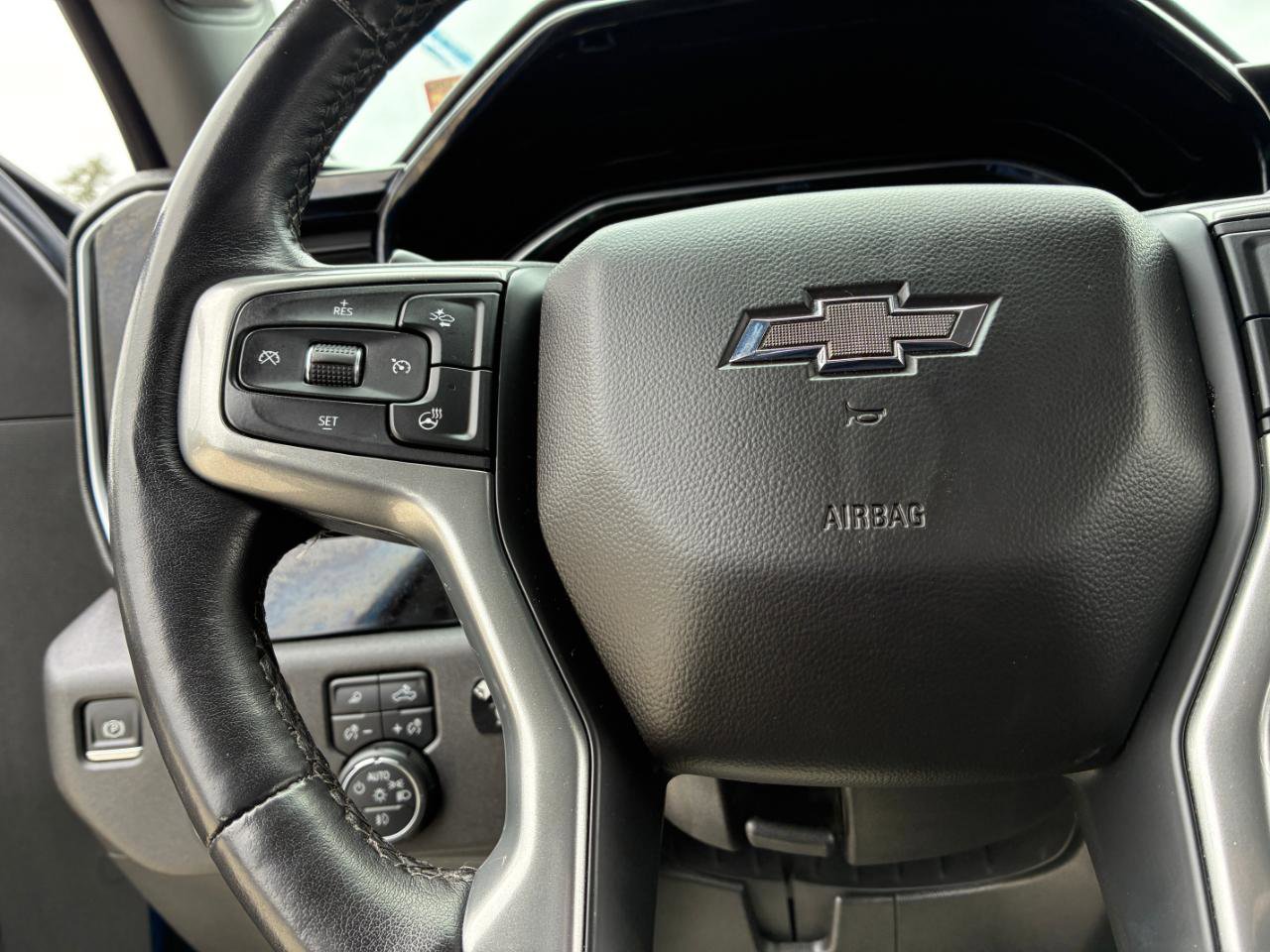 Used 2022 Chevrolet Silverado 1500 LT Trail Boss w/ LT Trail Boss Premium Package AWD/4WD image 27