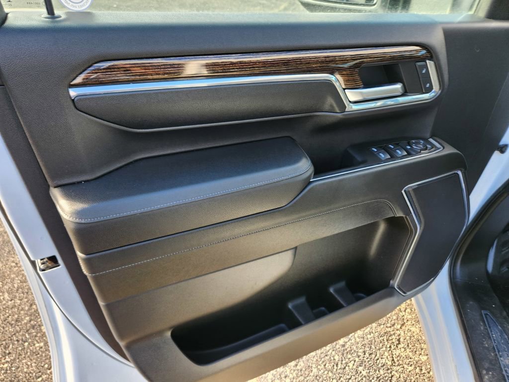 Used 2024 GMC Sierra 3500 SLE w/ SLE Convenience Package image 35